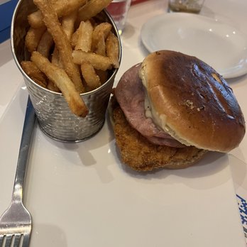 Nerdvana - Dinner Samba de Chicken Sandwich - New American Near Me - Frisco, Texas Nerdvana - Dinner Samba de Chicken Sandwich - New American Near Me - Frisco, Texas