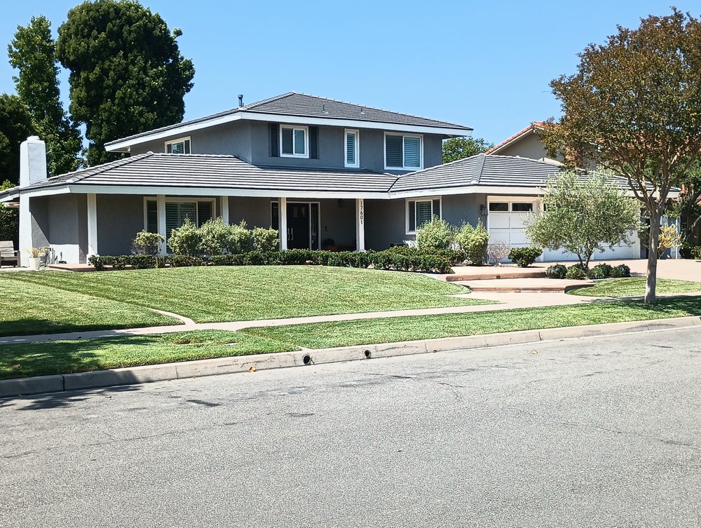 Slide of SoCal Roofing Services