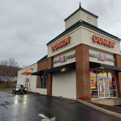 Dunkin' - exterior