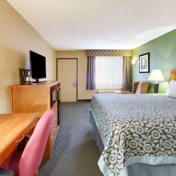 Days Inn by Wyndham Fairfield - 1 King Bed Room - Hotels Near Me - Fairfield, Texas Days Inn by Wyndham Fairfield - 1 King Bed Room - Hotels Near Me - Fairfield, Texas