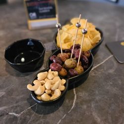 OR Bar - Cashews, Olives, and Chips