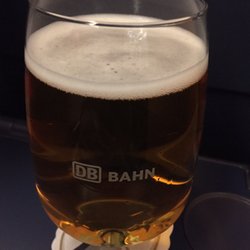 Bahnhof Jena Paradies - ... ein 25 Minuten-Verspätungsbier auf dem Weg nach München ...