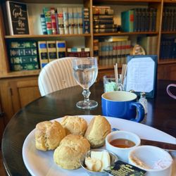 Southern Grace Manor - Biscuits service - awesome