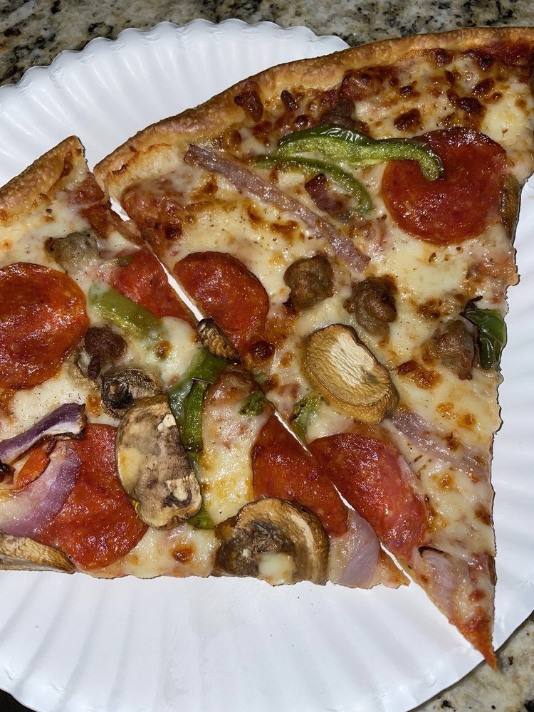 PIZZA HUT Updated August 2024 10 Reviews 738 N Grand Ave