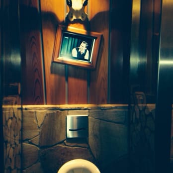 Zur Schmied'n - Pissoir mit Live TV. Echt stylish! - Austrian Near Me - Graz, 6 Zur Schmied'n - Pissoir mit Live TV. Echt stylish! - Austrian Near Me - Graz, 6