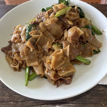 Thai Dishes MB - Pad see yu - Thai Near Me - Manhattan Beach, California Thai Dishes MB - Pad see yu - Thai Near Me - Manhattan Beach, California