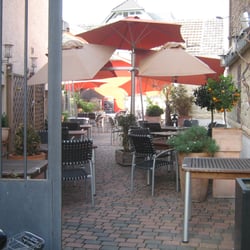 Ristaurante Toto - Eingang zum Gartenlokal