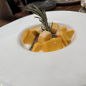 Kin Long Beach - Mango Sticky Rice - Thai Near Me - Long Beach, California Kin Long Beach - Mango Sticky Rice - Thai Near Me - Long Beach, California