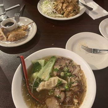 Flying Tiger Thai Restaurant - Thai Near Me - Castle Hills, Texas