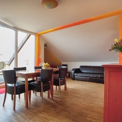 Alex 30 Hostel