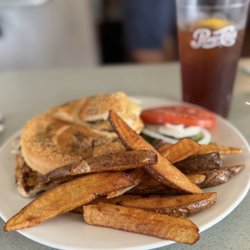 Fairway Restaurant - The best steak fries in the Hamptons