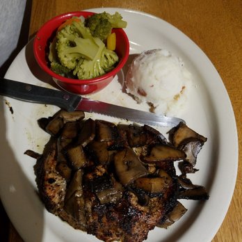 The Red B Restaurant - American Near Me - Idabel, Oklahoma