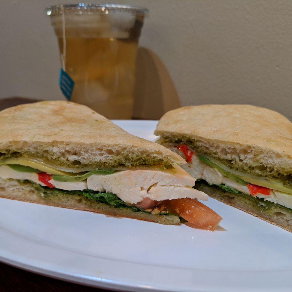 Mozarella + veggie sandwich Mozarella + veggie sandwich