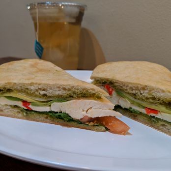 Paramount Cafe - Mozarella + veggie sandwich - Cafes Near Me - Arlington, Virginia