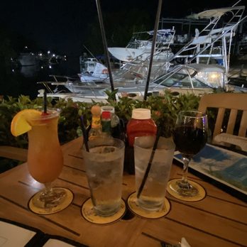 Buzzard's Roost Grill & Pub - Outdoor Table - Seafood Near Me - Key Largo, Florida