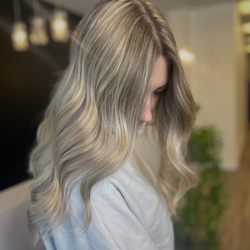 Cabo Beauty - Custom Color
Artist: Brianna, Stylist