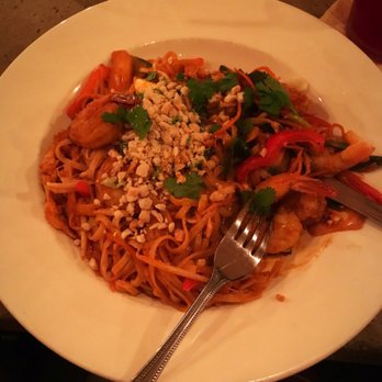 Bida Manda - Pad Thai with shrimp...BOMB! - Laotian Near Me - Raleigh, North Carolina