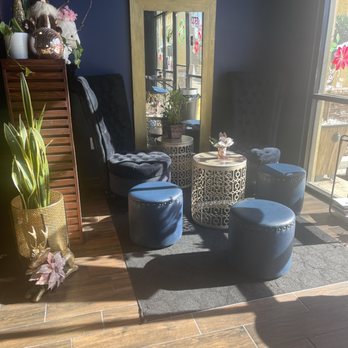 Mama's Haus Tea & Boba - Cute corner, maybe consider shades for the windows? - Bubble Tea Near Me - Temecula, California Mama's Haus Tea & Boba - Cute corner, maybe consider shades for the windows? - Bubble Tea Near Me - Temecula, California