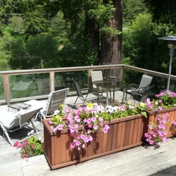 Grandmas Vacation Rental - Deck overlooking river