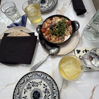 Mirate - queso appetizer and mocktails - Mexican Near Me - Los Angeles, California