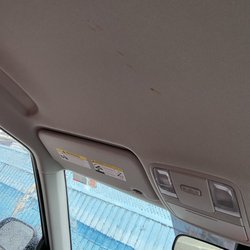 Avis Rent A Car - Ceiling