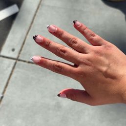 Nails French tip brown and pink polka dots Nails French tip brown and pink polka dots