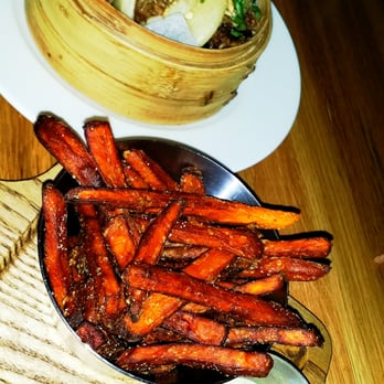 Earls Kitchen + Bar - BBQ Pork Buns and Yam Fries - New American Near Me - Miami, Florida Earls Kitchen + Bar - BBQ Pork Buns and Yam Fries - New American Near Me - Miami, Florida