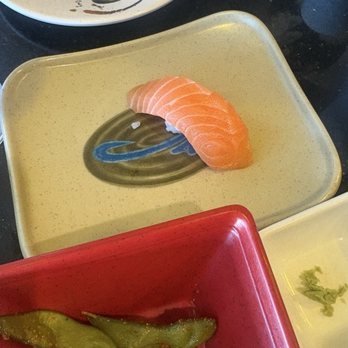 Maneki Sushi - Salmon nigiri - Japanese Near Me - Union City, California