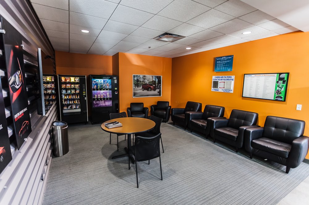 NORTHTOWNE MAZDA 16 Photos & 16 Reviews 5900 N Oak Trafficway