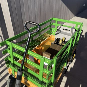 Appellation - Nice carts provided by Appellation to help transport our bounty of wine. - Hotels Near Me - Healdsburg, California Appellation - Nice carts provided by Appellation to help transport our bounty of wine. - Hotels Near Me - Healdsburg, California