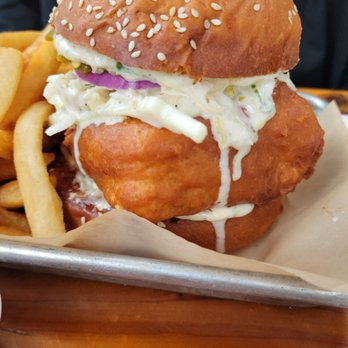 Brew Kitchen Bar - Fish burger - Gastropubs Near Me - Monterey Park, California