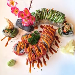Akira Restaurant - Kamikaze and green dragon rolls!