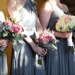 A Touch of Elegance - Bridesmaids' bouquets and bridal bouquet