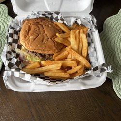Cheeseburger with french fries