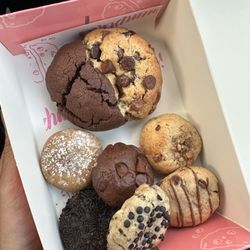 Scrumpchies - Full size brookie Mini: pumpkin spice, dracula, nutella, cookies & cream, peacan pie, choco-choco