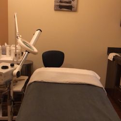 Hand & Stone Massage and Facial Spa - Facial room