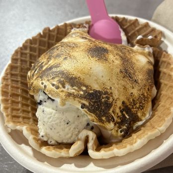 Scoops Ice Cream Parlor - Ice Cream & Frozen Yogurt Near Me - Monterey, California Scoops Ice Cream Parlor - Ice Cream & Frozen Yogurt Near Me - Monterey, California