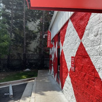 Hattie B's Hot Chicken- Atlanta West Midtown - Take out window - Southern Near Me - Atlanta, Georgia
