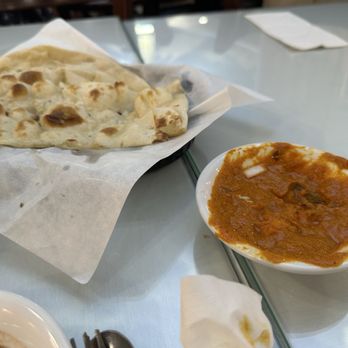 Serena Restaurant - Naan and chicken - Pakistani Near Me - Chicago, Illinois