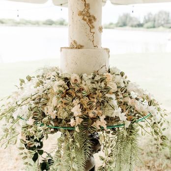 Sweet Tiers - Marble Godiva Wedding Cake - Custom Cakes Near Me - Hobe Sound, Florida