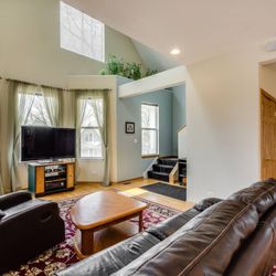 HelpHost - Chicago Airbnb Management