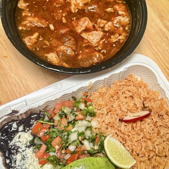Mio Streetfood - Birria de Res 10.11.25 - Food Trucks Near Me - Bothell, Washington
