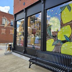 Artisan's Corner on Wall - Outside