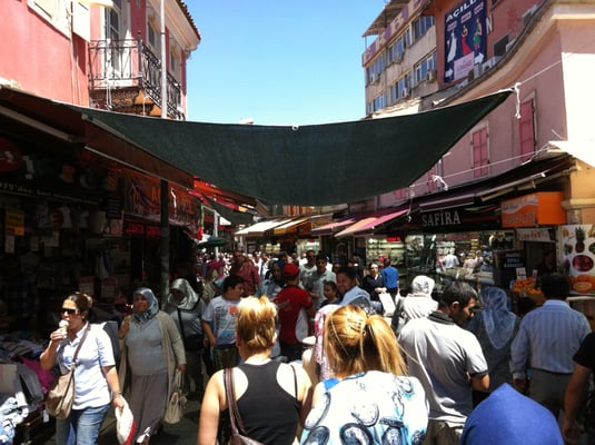 Kemeraltı Bazaar by null