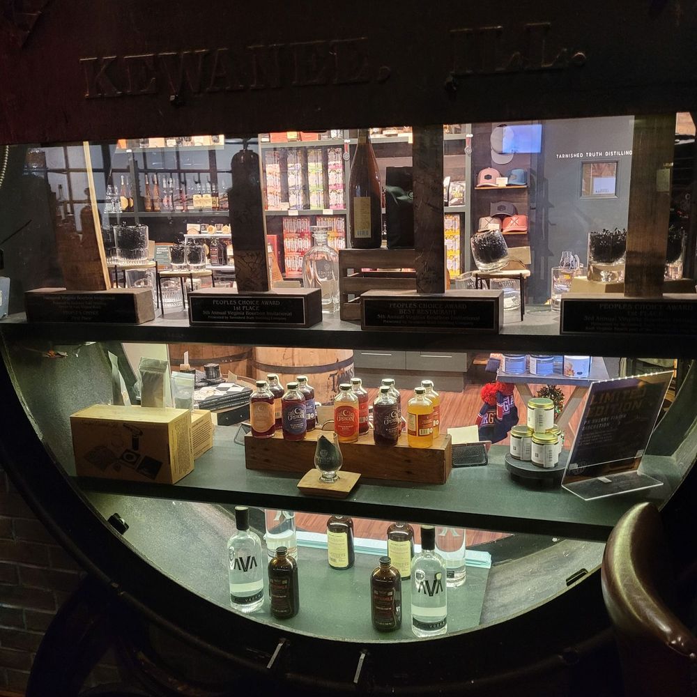 A photo inside the Huntsman of the bar