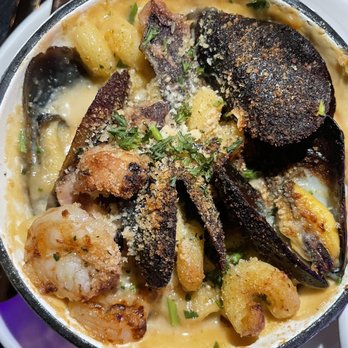 Castlehill - Seafood Mac - New American Near Me - Edinburg, Texas Castlehill - Seafood Mac - New American Near Me - Edinburg, Texas