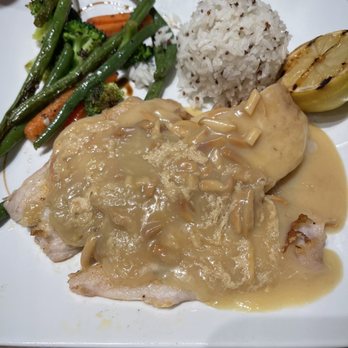 Green Turtle Inn - Yellow tail almondene - Seafood Near Me - Islamorada, Florida