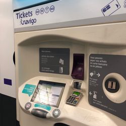 Métro Lamarck-Caulaincourt - Buying tickets