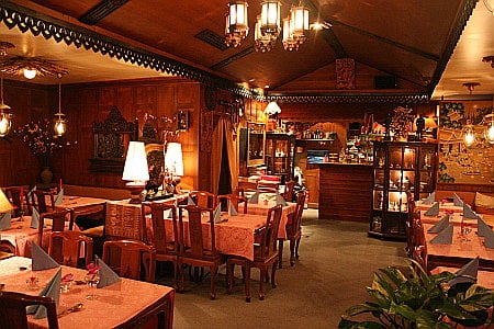 Rüen Thong Thai Restaurant by null