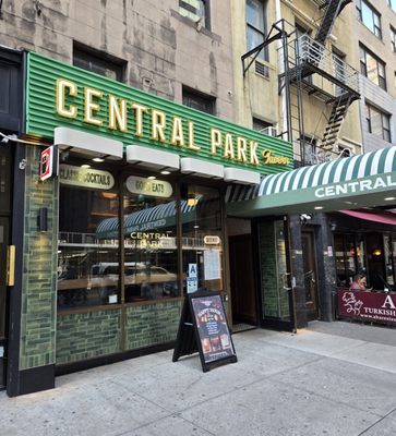 Central Park Tavern by null